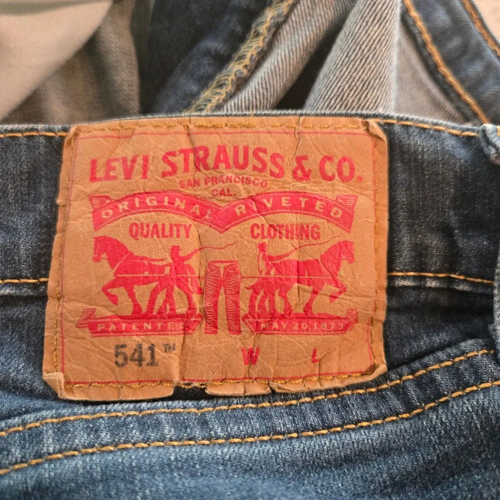 Levis 541 Jeans Mens 44x27 Athletic Taper Mens Dark Wash Denim Blue 5-Pocket